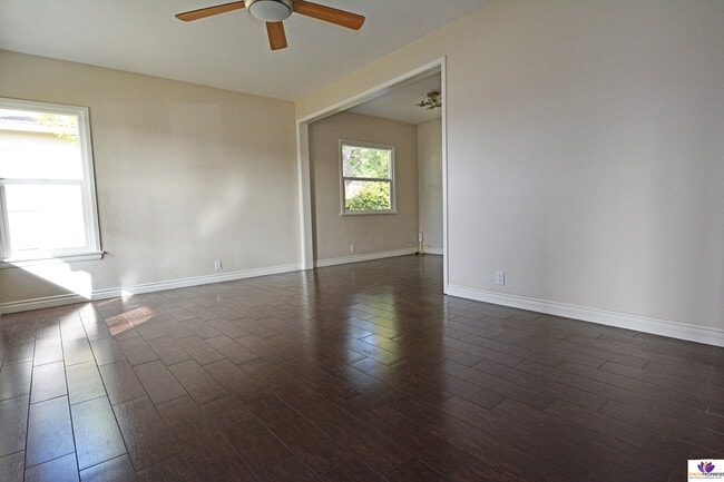 Building Photo - 808 N Sparks St