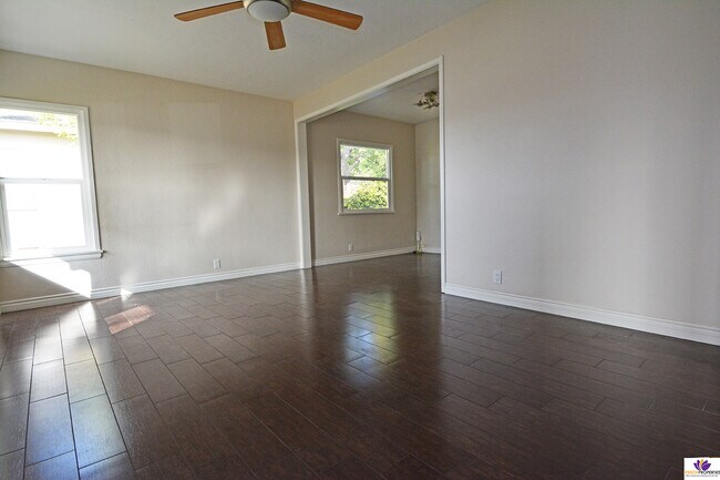 Foto del edificio - 808 N Sparks St