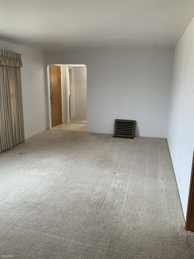 Building Photo - 3 br, 1 bath House - 356 Tognazzini Avenue...