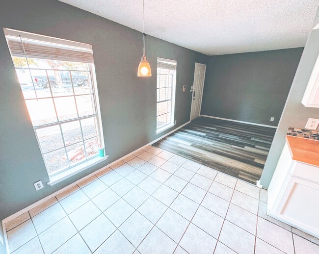 Building Photo - Willowrun B