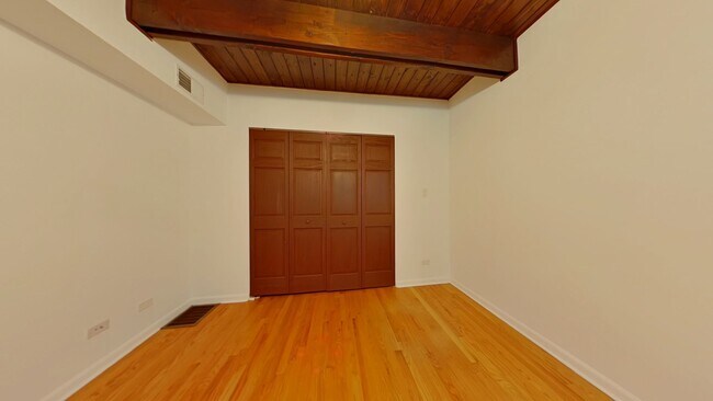 Photo - 719 W. Buckingham Pl. Apartment