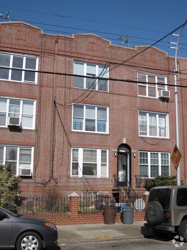 Foto del edificio - 28-12 47th St