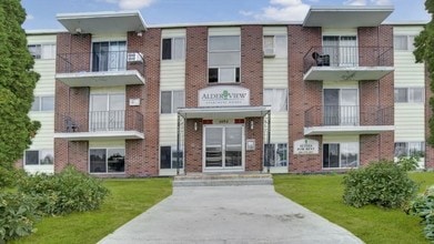 Building Photo - Alderview