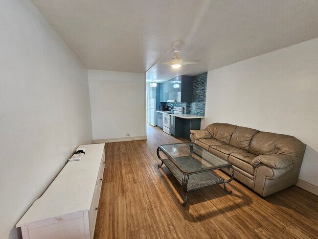 Building Photo - Fully Furnished. Updated. Waikiki (No parking)