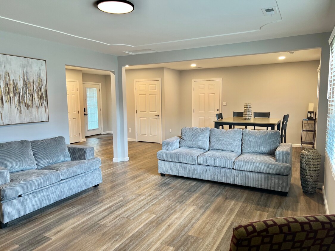 Foto principal - 1700 Maryland Ave