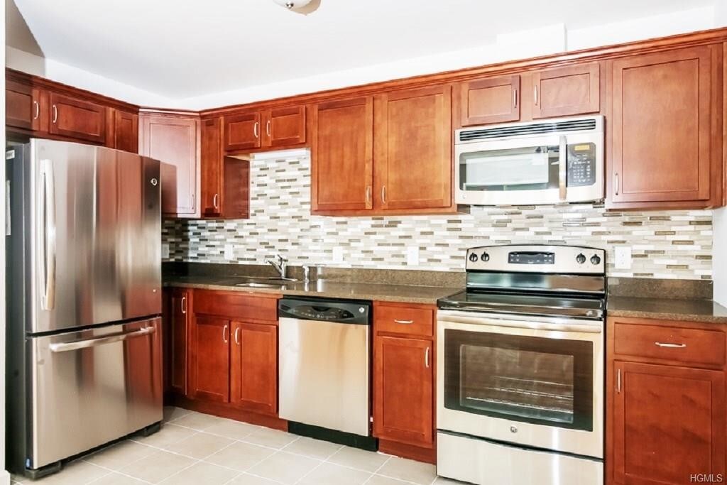 Foto principal - 160 Chatterton Ave