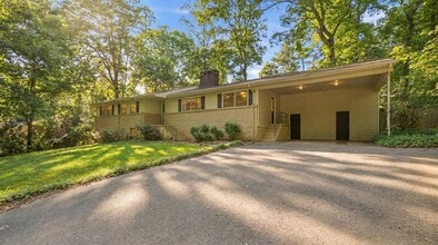 Building Photo - 312 Arrow Dr