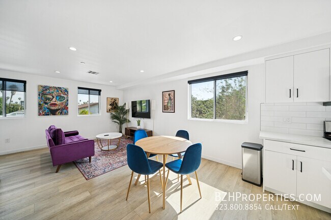 Foto del edificio - 837 N Harvard Blvd