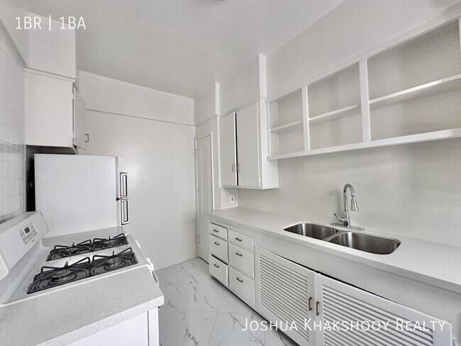 Foto del edificio - 353 N Sycamore Ave