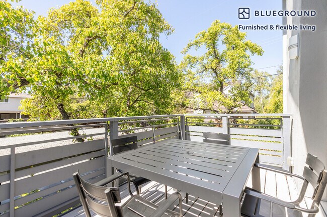 Foto del edificio - 243 Acalanes Dr