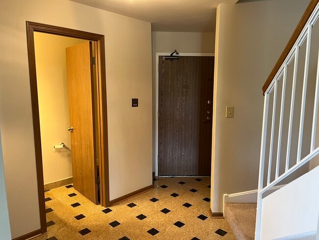 Foto del edificio - 1744 Eastwood Ct