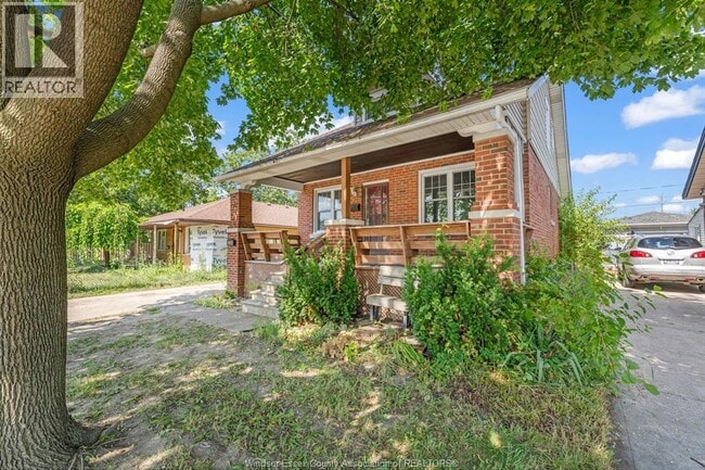 Building Photo - 1356 Pillette Rd