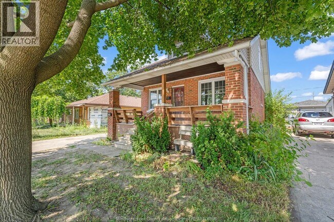Photo du bâtiment - 1356 Pillette Rd