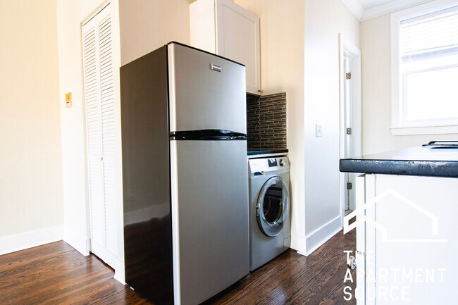 Foto del edificio - 646 W Roscoe St