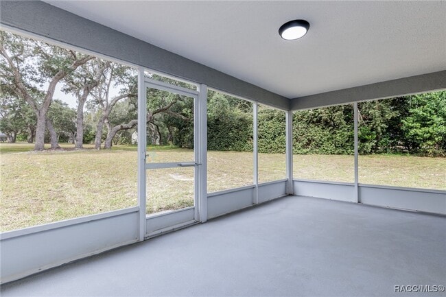 Foto del edificio - 320 N Fresno Ave