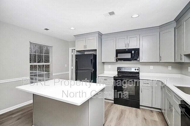 Building Photo - 8820 Maggie Robinson Rd