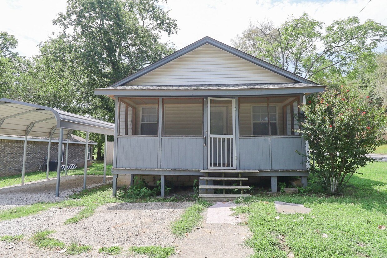 Primary Photo - 3 Bed 2 Bath Rental House