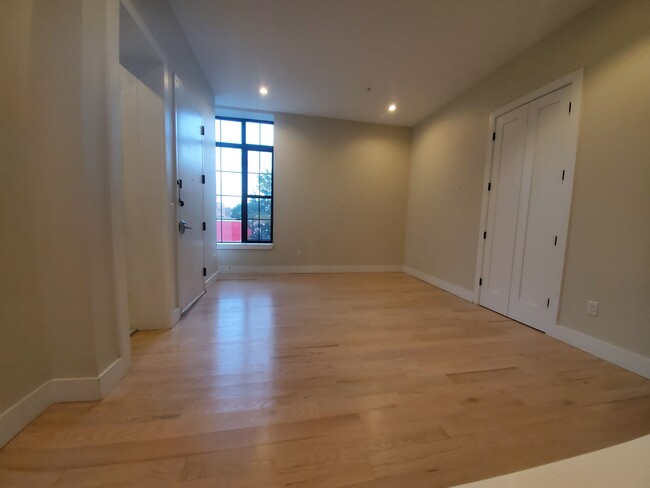 Building Photo - 609 Communipaw Ave