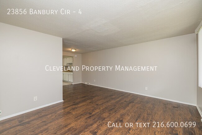 Building Photo - Updated 2 Bedroom Condo
