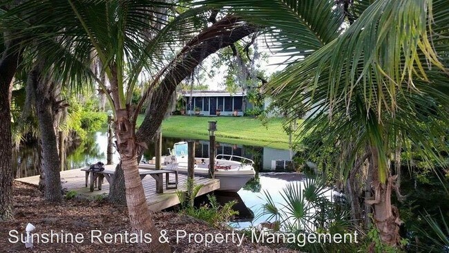 Building Photo - 2454 N Westwood Dr