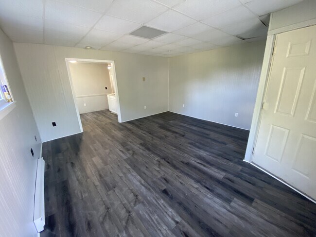 Building Photo - 627 Main Street