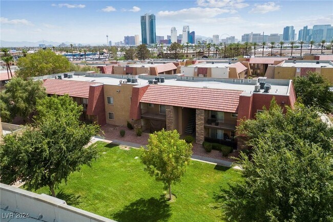 Foto del edificio - 4921 Indian River Dr