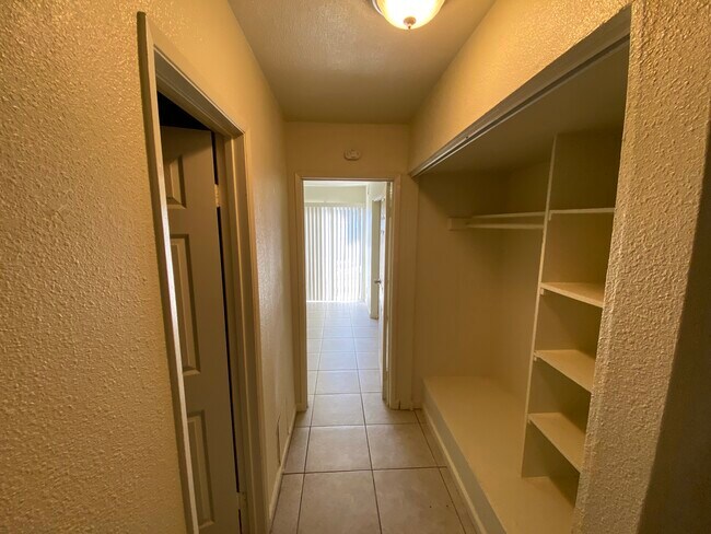 Foto del edificio - 2507 Windsor Dr
