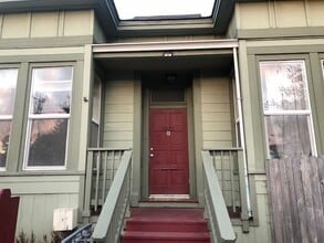 Building Photo - 1021 E St