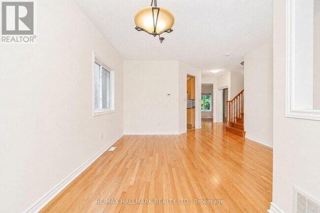 Building Photo - 135 Maroon Dr
