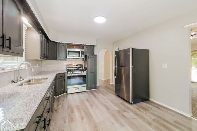 Building Photo - 8100 Bel-Ray Dr
