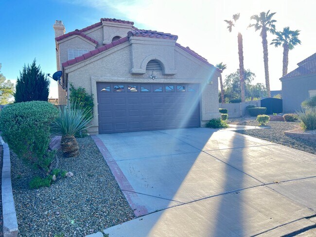 Foto del edificio - 3 BD 2.5 BATH HENDERSON HOME FOR RENT! W/ ...