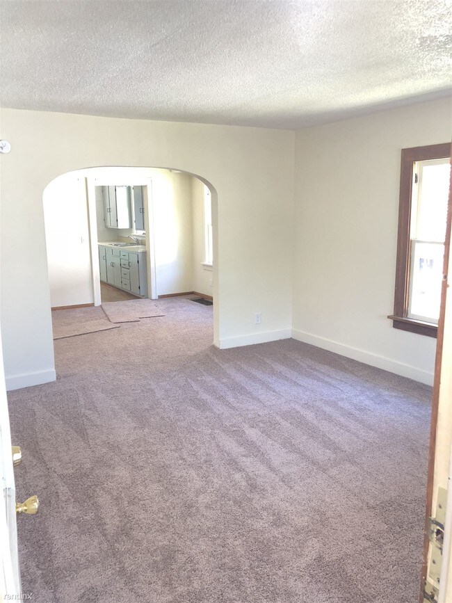 Foto del edificio - 2 br, 1 bath House - 225 W Maple St