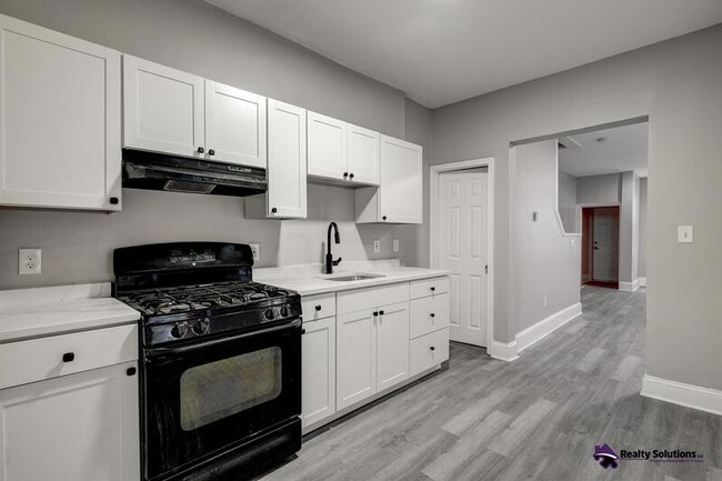 Building Photo - 517 Trenton Ave