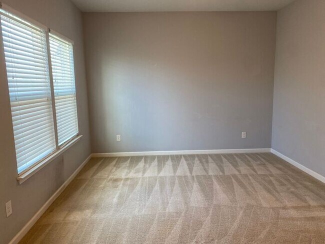 Foto del edificio - Beautiful 3 Bedroom Home in Avondale Park