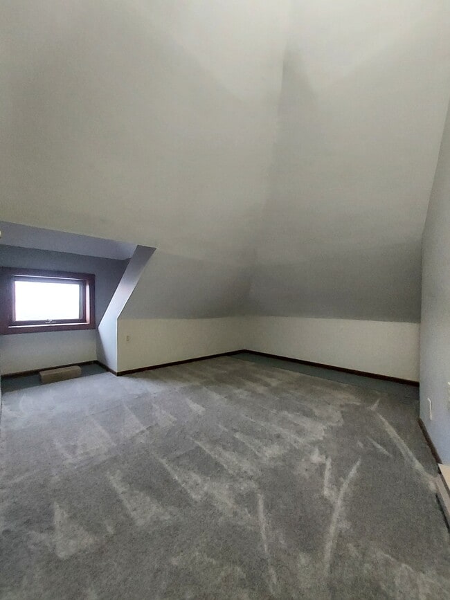 Building Photo - 1252 W Main St