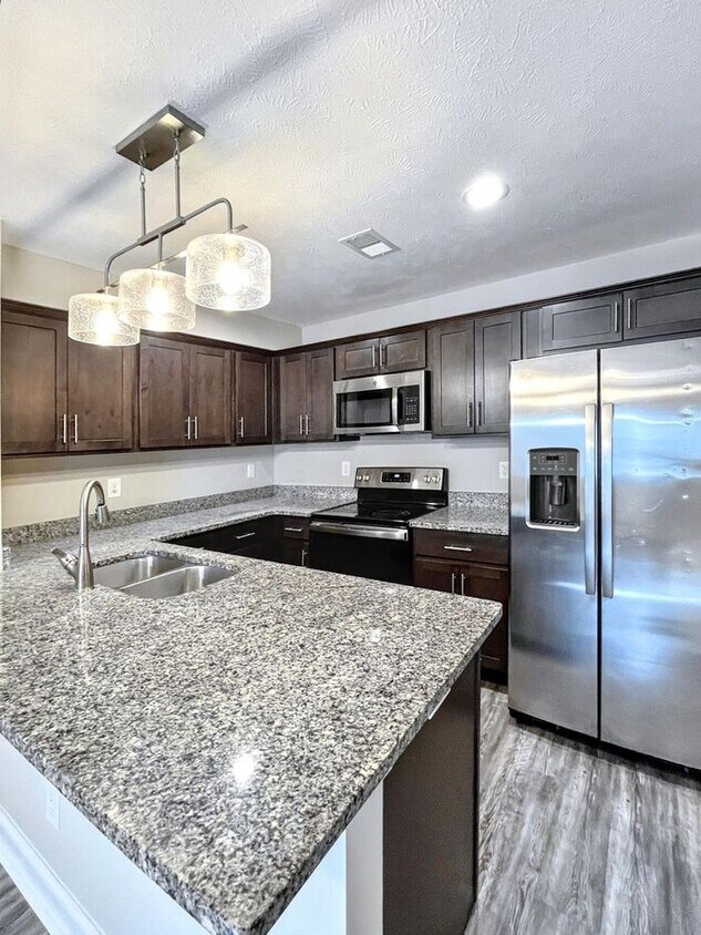 Foto principal - 1000 Henry Pl Blvd