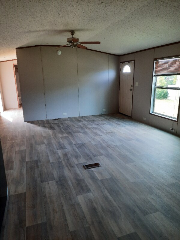 Building Photo - 802 Carolina Dr