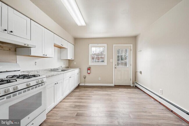 Foto del edificio - 338 Ridgeway St