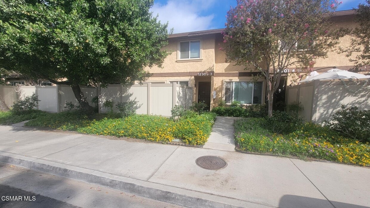 Foto principal - 12301 Runnymede St