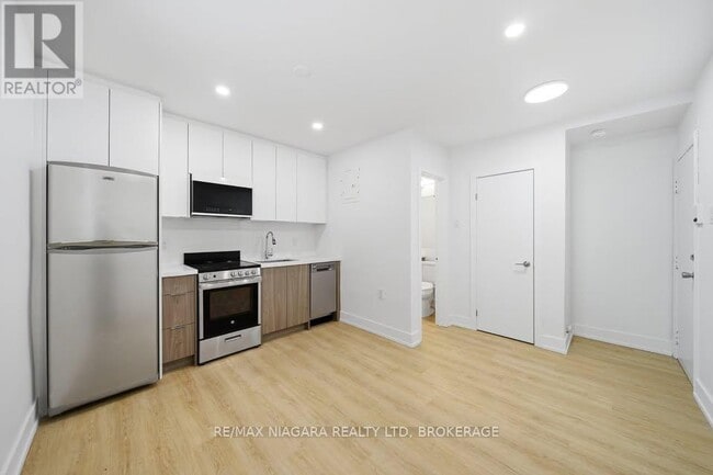 Building Photo - 995 O'Connor Dr