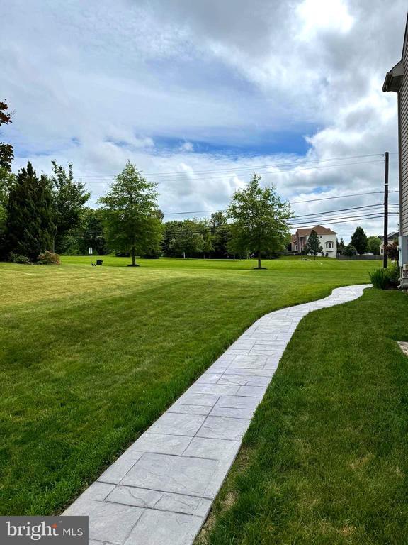 Foto del edificio - 13805 Leaman Farm Rd