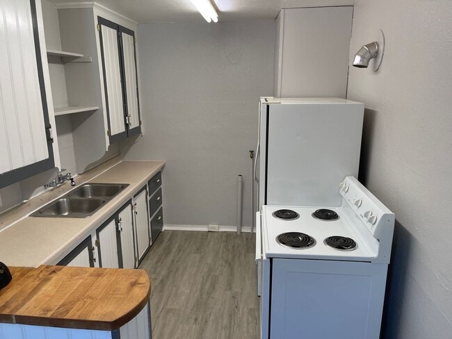 Foto del edificio - 2135 Eberlein Ave