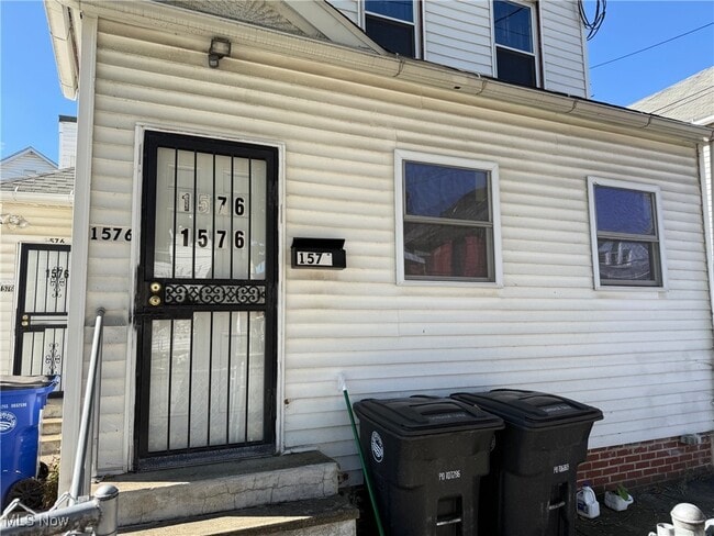 Building Photo - 1576 E 36th St
