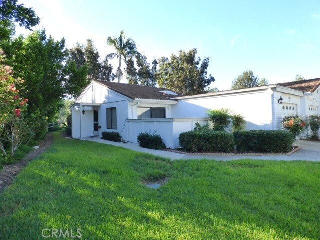 Foto del edificio - 3226 Via Carrizo