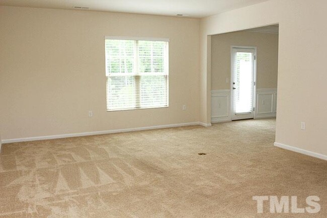 Foto del edificio - 2130 Chipley Dr