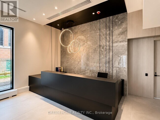 Photo du bâtiment - 609 Sherbourne St