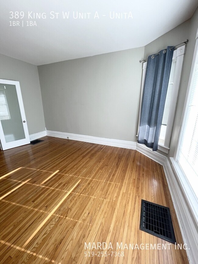 Photo du bâtiment - GORGEOUS MAIN FLOOR 1 BED/1 BATH VICTORIAN APT IN DT CHATHAM + HYDRO