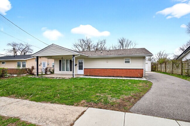 Foto del edificio - 2831 Hyannis Dr