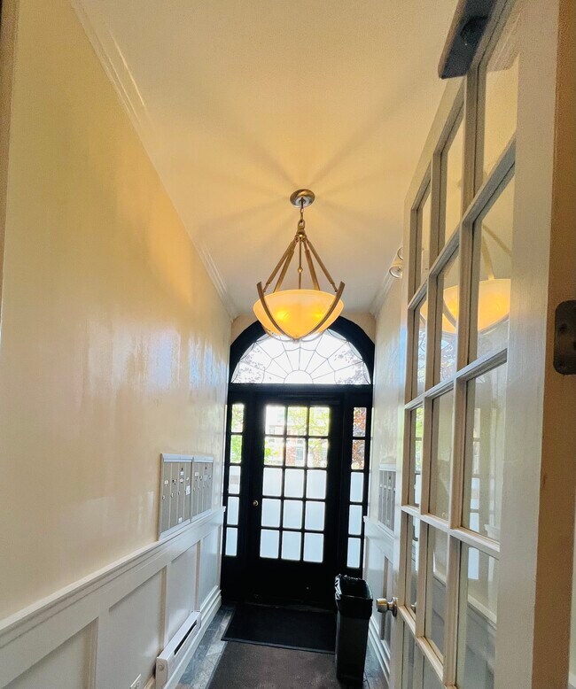 Foto del edificio - 2220 N Sedgwick St