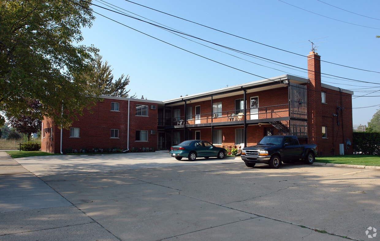 16171 E 11 Mile Rd, Roseville, MI 48066 Apartments in Roseville, MI